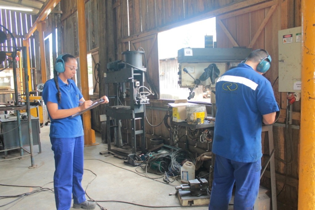 Brigadista voluntária do Corpo de Bombeiros, colaboradora das Empresas Rio Deserto ajuda em parto