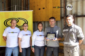 Valorização e agradecimento marcam homenagem por aposentadoria na Unidade de Extração Cruz de Malta