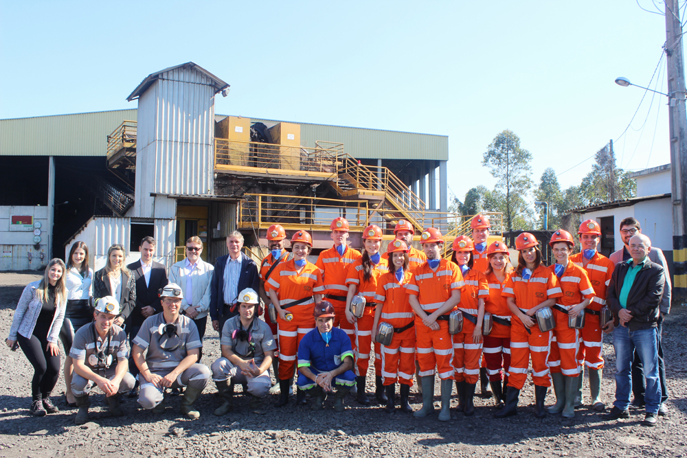 Unidade de Extração Mina 101, das Empresas Rio Deserto, recebe visita de autoridades do judiciário