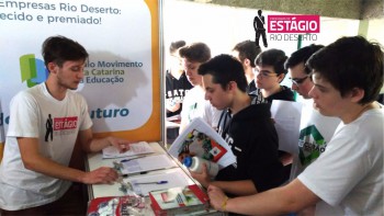 Na Feira da Empregabilidade, estagiários das Empresas Rio Deserto relatam experiências