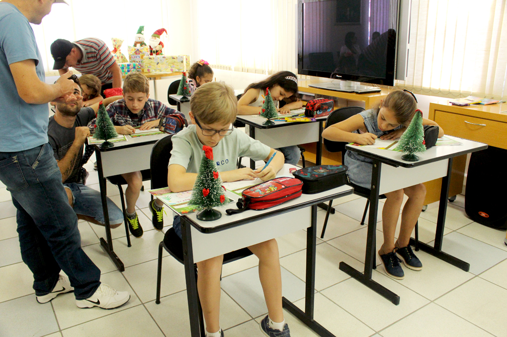 Concurso “Desenhando o Natal Rio Deserto”: crianças vencedoras refazem desenhos e são premiadas