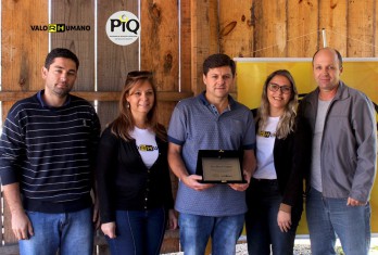 Valorização por aposentadoria: Colaborador das Empresas Rio Deserto recebe homenagem