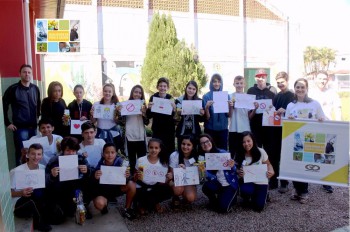 Estudantes participantes da Campanha de Combate ao Tabagismo, das Empresas Rio Deserto, são premiados
