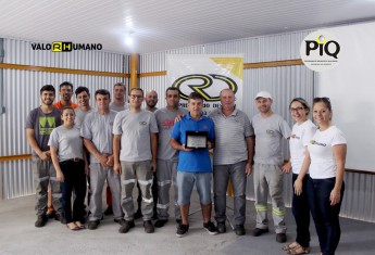 Homenagem do Projeto ValoRHumano é entregue a colaborador da Unidade de Extração Mina 101