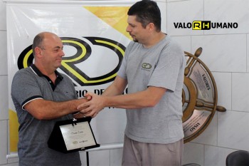 Emoção em homenagem por aposentadoria é marcada na UP II, das Empresas Rio Deserto