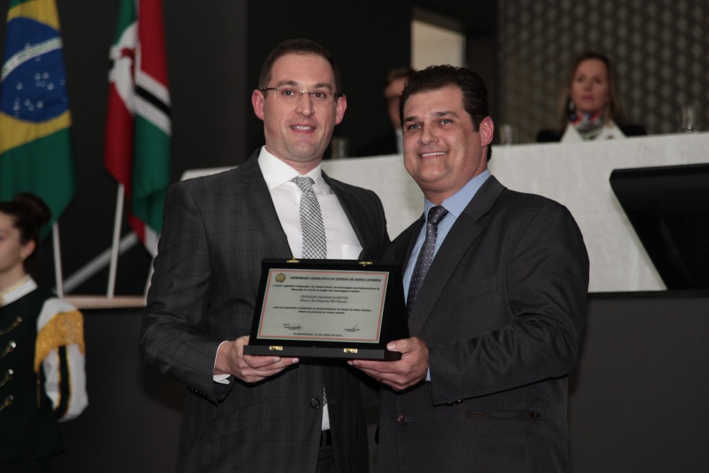 Empresas Rio Deserto são homenageadas durante sessão solene da ALESC