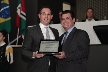 Empresas Rio Deserto são homenageadas durante sessão solene da ALESC