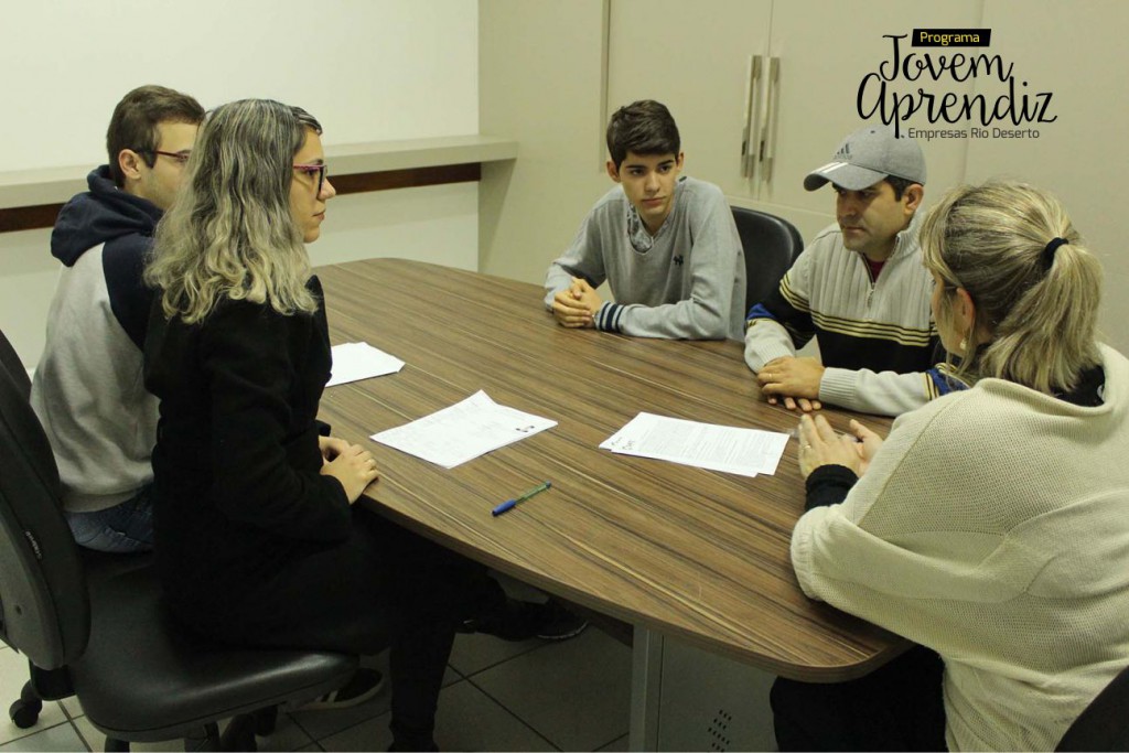 Programa Jovem Aprendiz das Empresas Rio Deserto: filhos de colaboradores assinam contrato e iniciam aulas na SATC