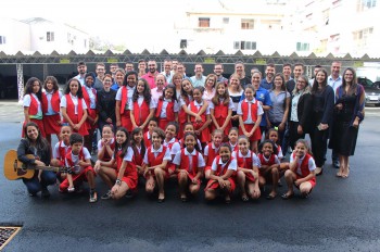 Apresentação do coral do Bairro da Juventude torna dia especial no Escritório Central da Rio Deserto