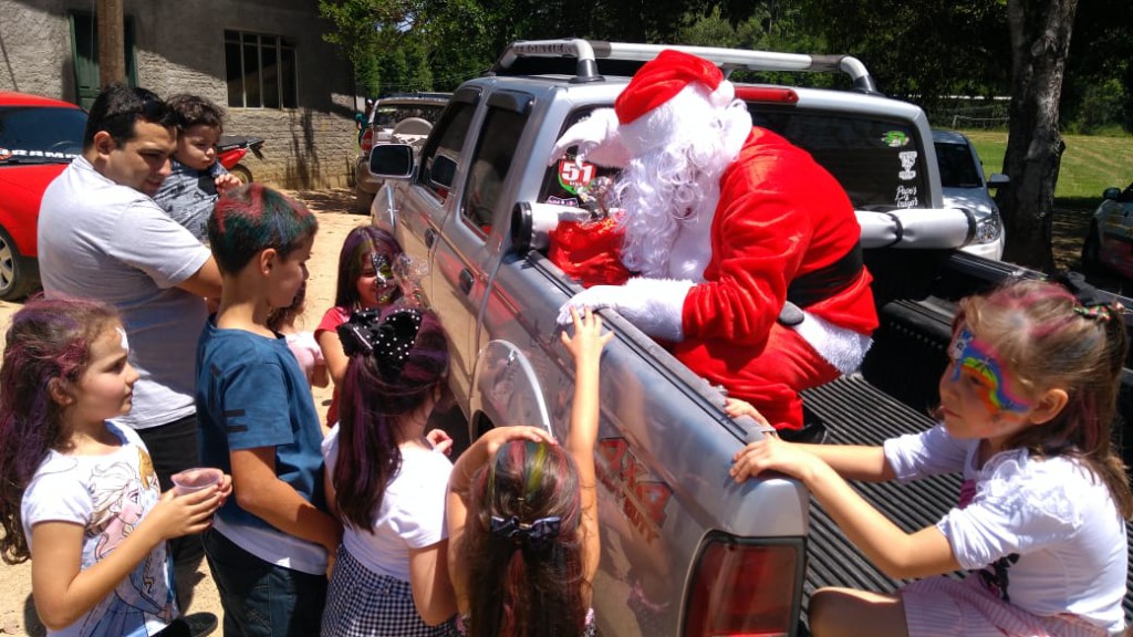 Brincadeiras, música e diversão marcam almoço de confraternização da Associação Rio Deserto