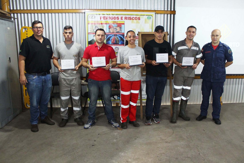 Corpo de Bombeiros homenageia colaboradores da Unidade de Extração Mina 101, da Rio Deserto