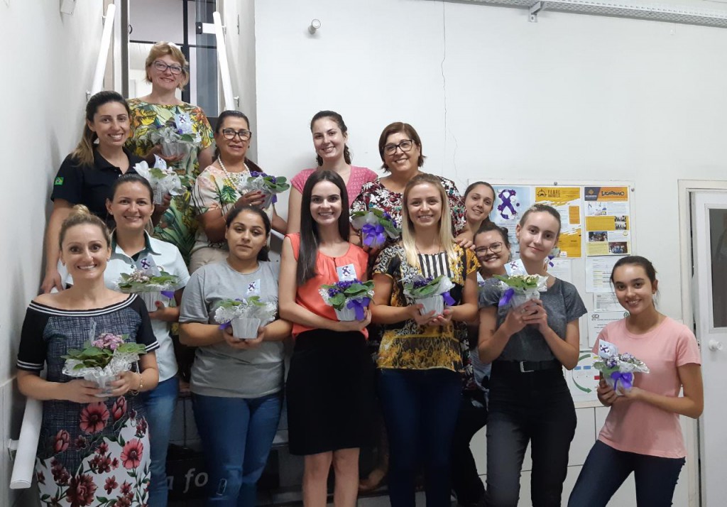 Com flores, Rio Deserto celebra Dia Internacional da Mulher