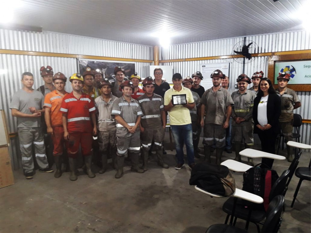 Projeto ValoRHumano: colaborador da Unidade de Extração Mina 101, da Rio Deserto, é homenageado