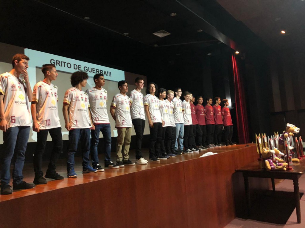 Apoiadora da APASB, Rio Deserto participa de apresentação de equipe e de novos uniformes