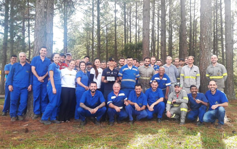 Colaborador da Unidade Metalúrgica, da Rio Deserto, recebe homenagem pelo alcance do tempo de aposentadoria