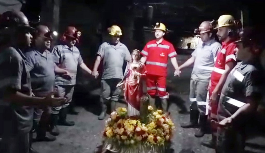 Dia de Santa Bárbara: mineiros da Rio Deserto prestam homenagens à padroeira