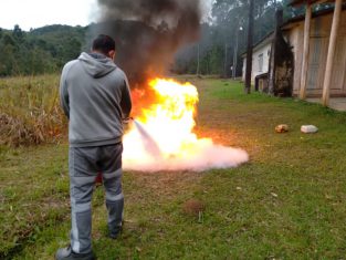 Treinamento sobre segurança reúne equipe de sondagem e pesquisa, da Rio Deserto