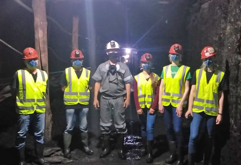 Estudantes de Engenharia de Minas, da UniSATC, visitam unidade da Rio Deserto