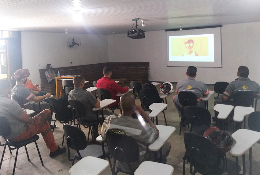 Dezembro Vermelho: colaboradores da Rio Deserto recebem orientações sobre AIDS e ISTs