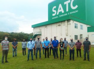 Infraestrutura, pesquisas e serviços do CTSatc são apresentados para profissionais da Rio Deserto