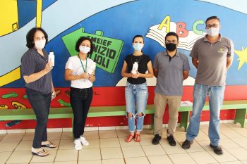 Covid-19: Rio Deserto doa mais de 500 squeezes para alunos de escola de Criciúma
