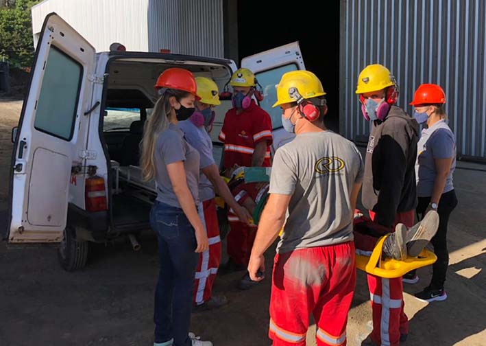 Colaboradores do Complexo Industrial e do Laboratório, da Rio Deserto, participam de simulado de emergência