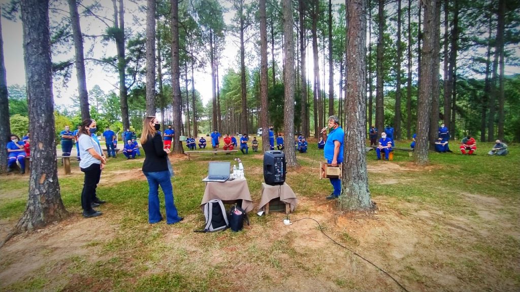 Palestra ministrada aos colaboradores da Unidade Metalúrgica, da Rio Deserto, destaca importância da inteligência emocional