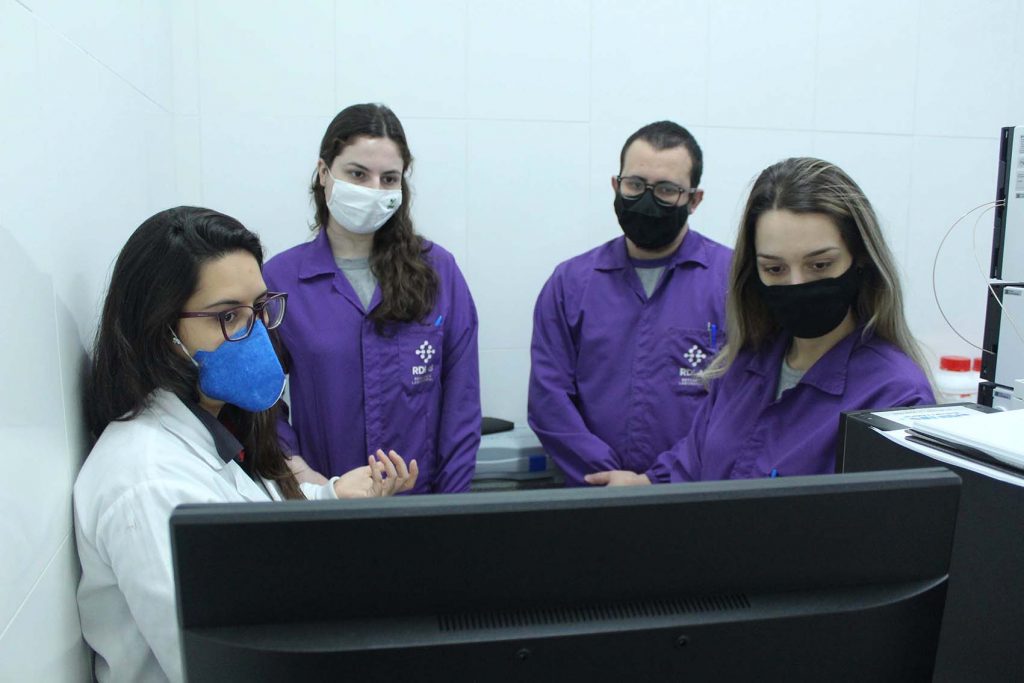 Agilidade e eficiência em análises: RDLAB Referência Laboratorial, da Rio Deserto, agora conta com tecnologia importada do Japão