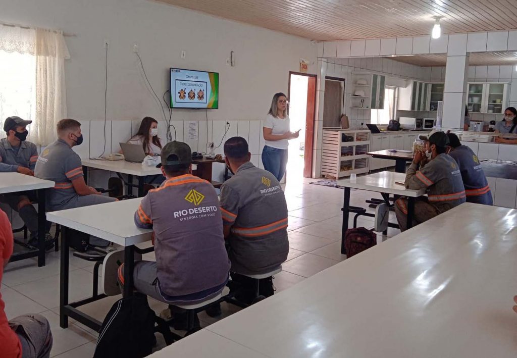 Relacionamento Interpessoal é tema de 2º encontro do Programa de Desenvolvimento Pessoal e Profissional, na Unidade Correia Pinto