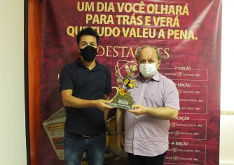 Rio Deserto recebe troféu Destaque Içarense