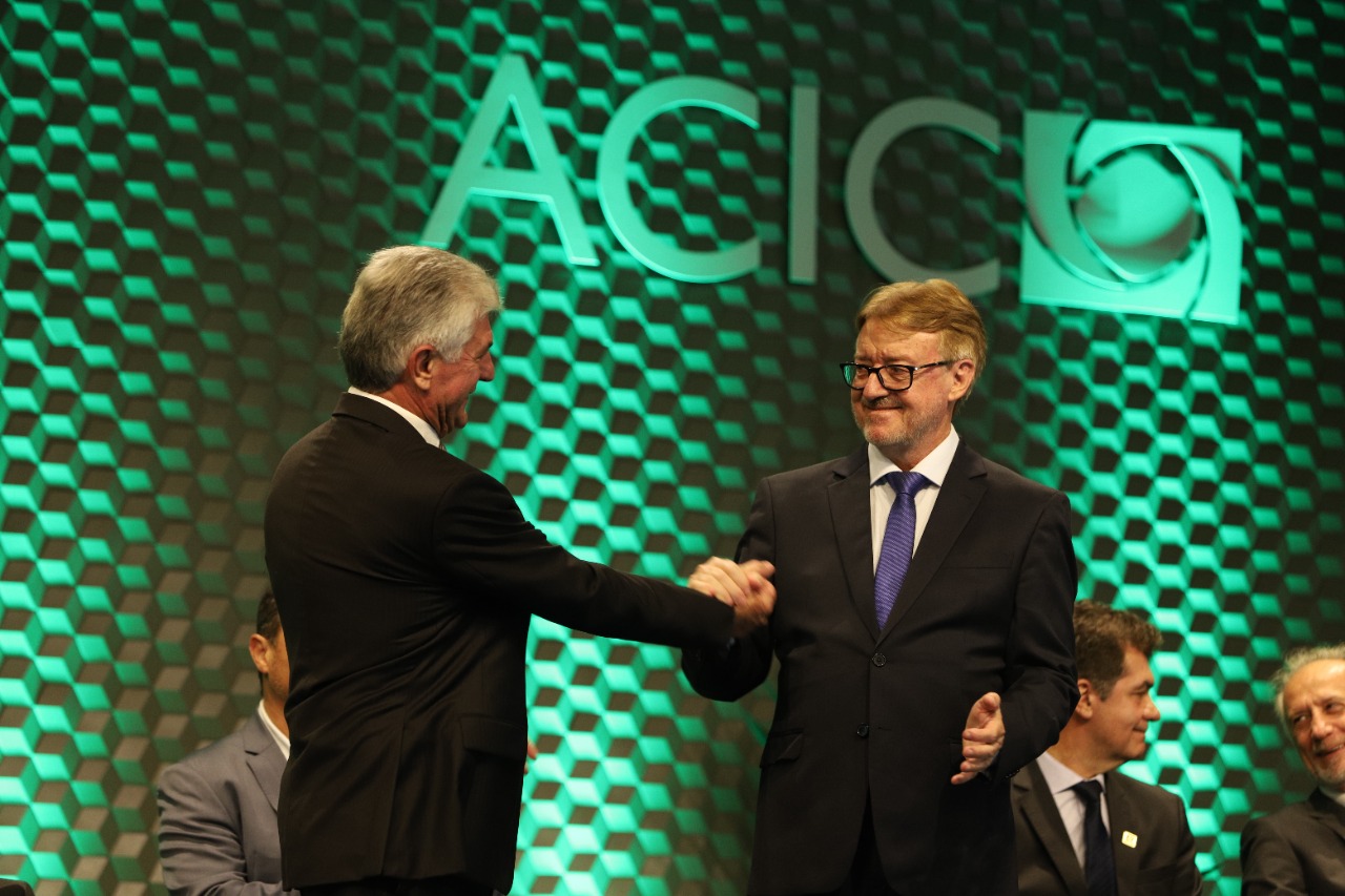 Valcir José Zanette, um dos administradores da Rio Deserto, é empossado presidente da Acic