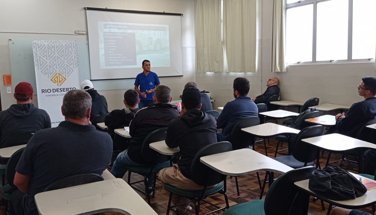 Estudantes da UniSatc conhecem processos e diferenciais da Unidade Metalúrgica, da Rio Deserto