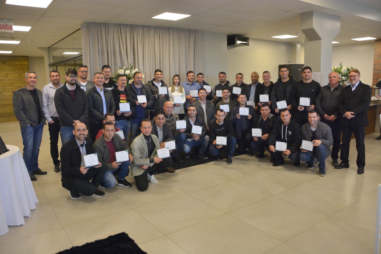 Rio Deserto homenageia colaboradores por tempo de serviço