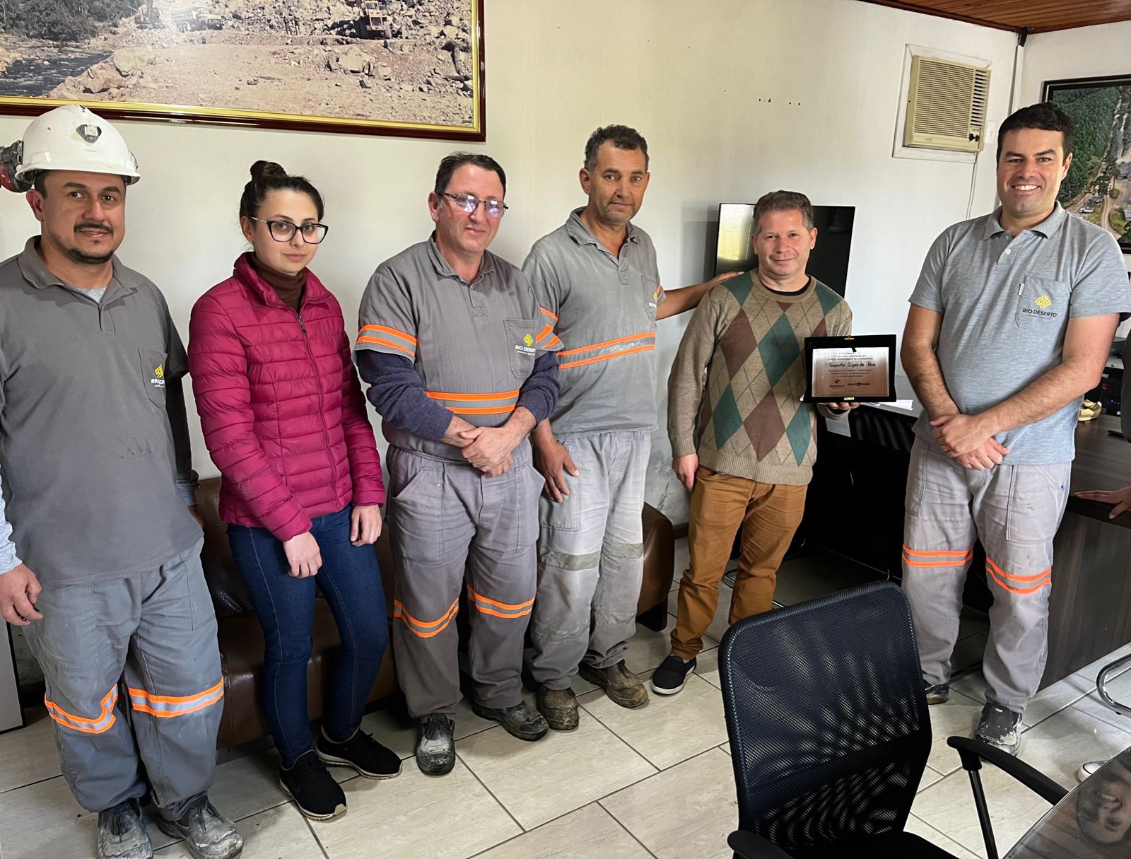 ValoRHumano: colaborador da Unidade Correia Pinto recebe reconhecimento por aposentadoria