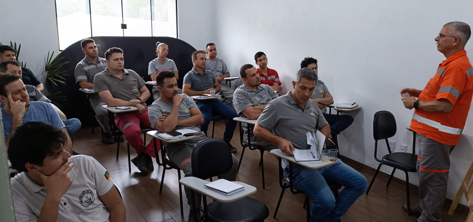 Colaboradores da Rio Deserto participam de curso de Mecânica de Rochas