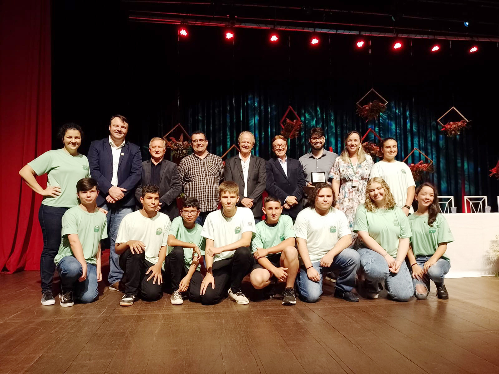 Projeto Clube Jovem Empreendedor: estudantes entregam desafios para Rio Deserto