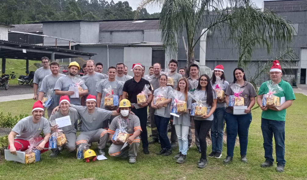 União e dedicação de colaboradores da Rio Deserto é ressaltada durante entrega de kits natalinos