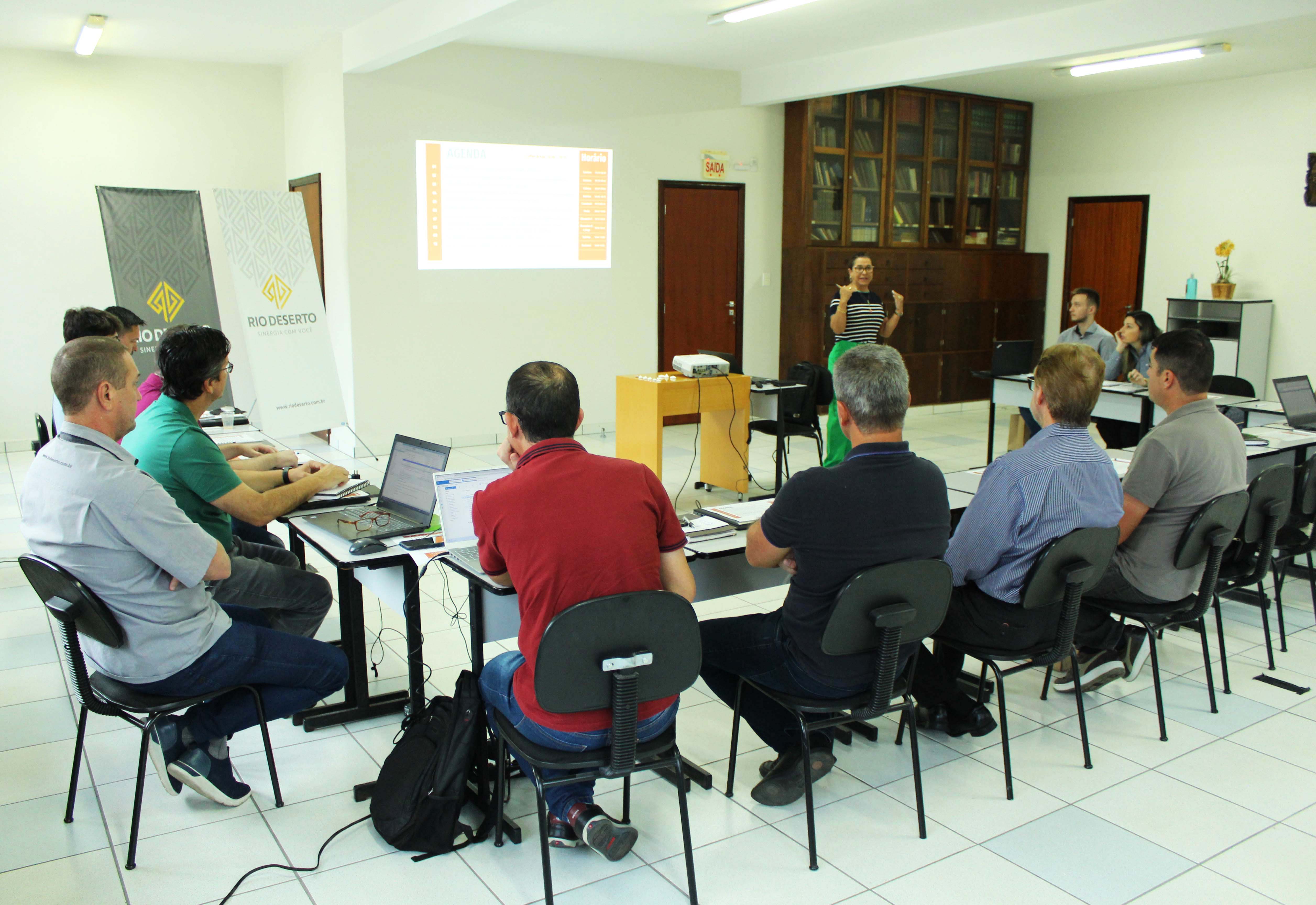 Seminário técnico sobre fundentes reúne profissionais da Rio Deserto