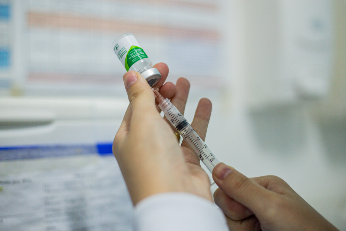 Colaboradores da Rio Deserto recebem imunização contra a gripe