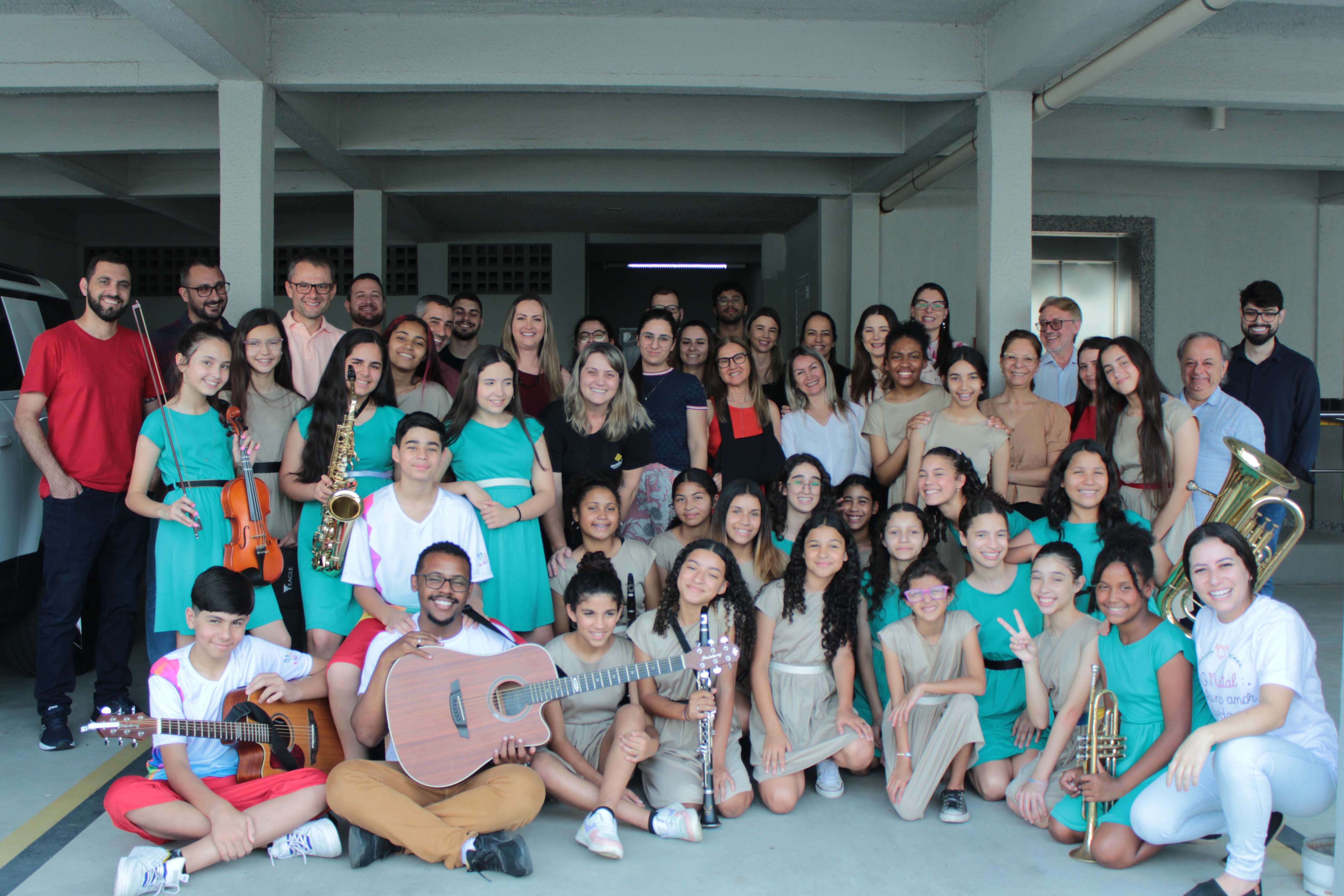 Coral do Bairro da Juventude leva magia de Natal para a Rio Deserto