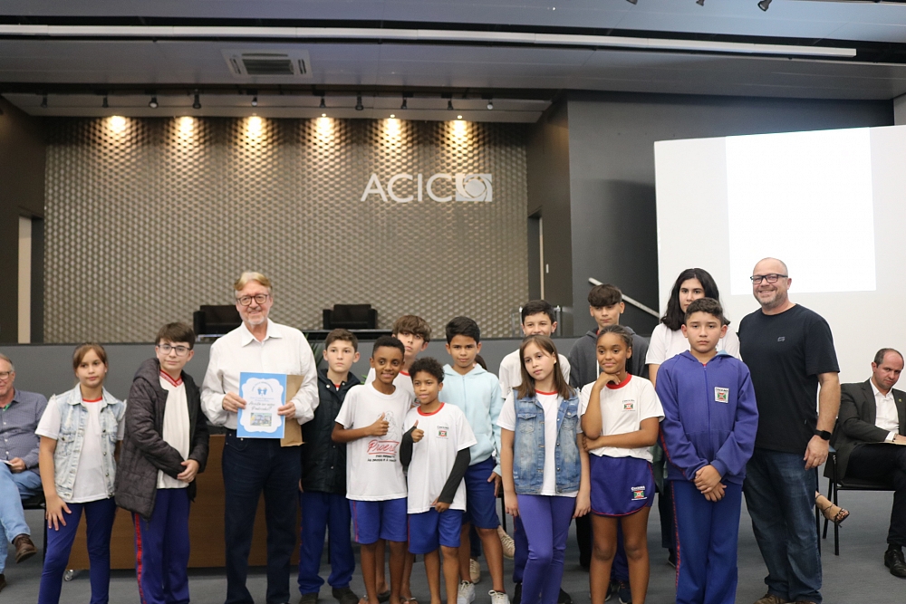 Projeto Clube do Jovem Empreendedor: Rio Deserto apadrinha escola de Criciúma