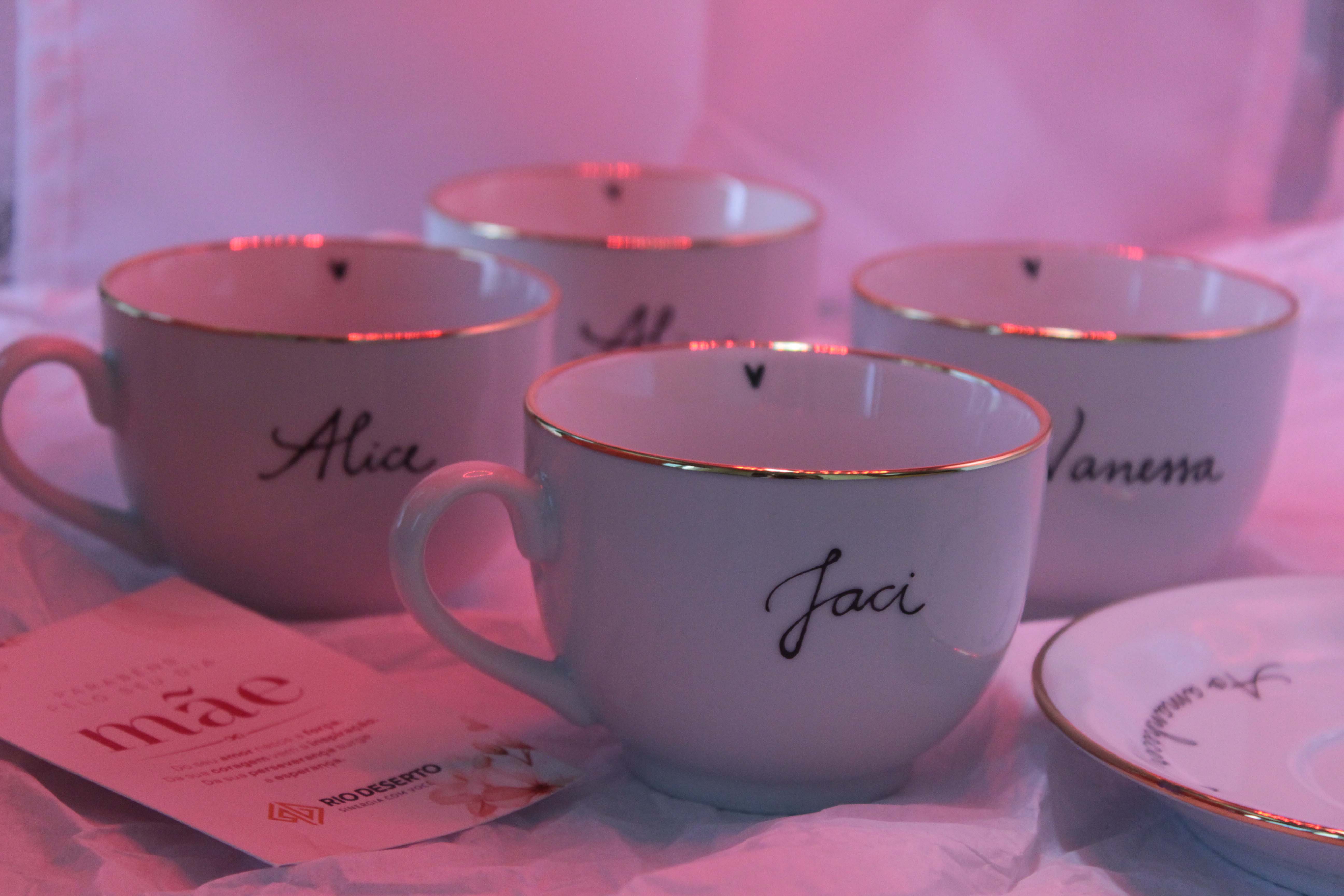 Presente artesanal e personalizado surpreende mães da Rio Deserto