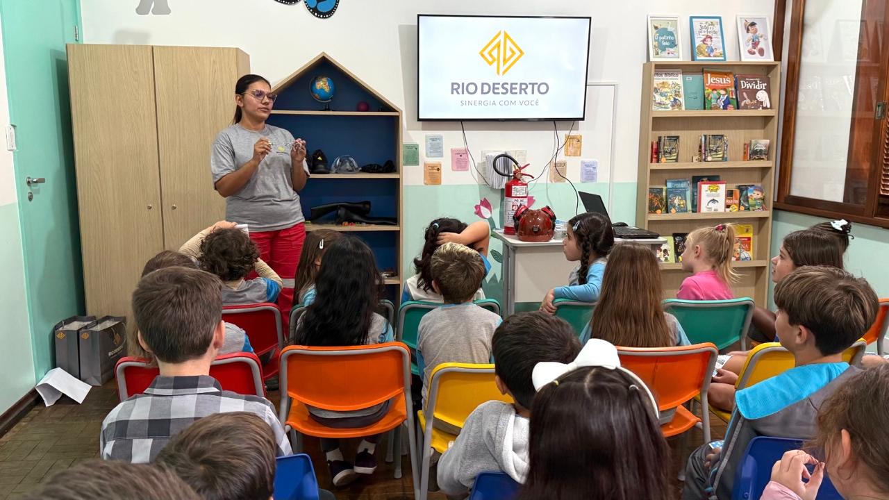 Rio Deserto participa de ação educativa em escola de Criciúma