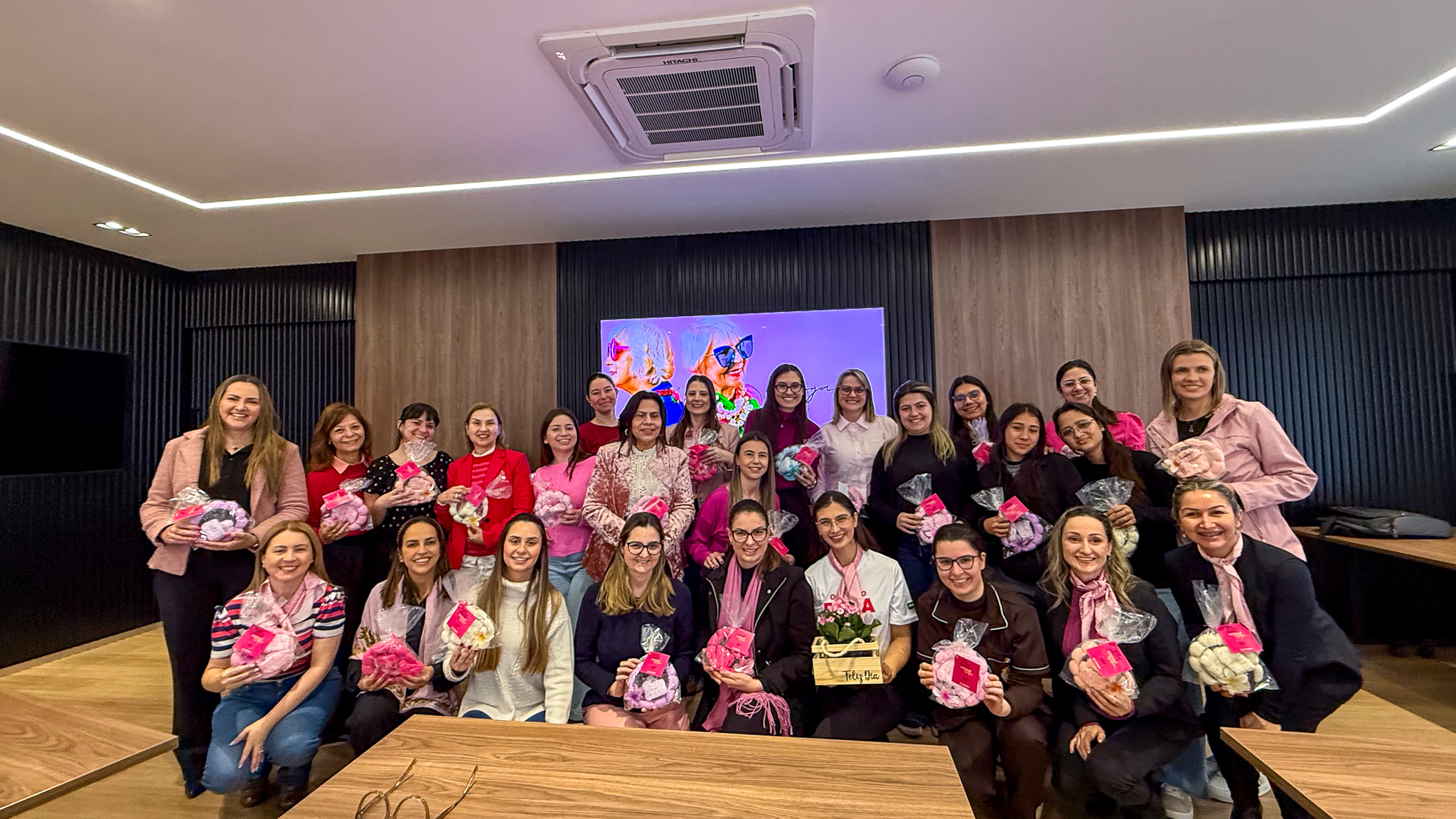 Ação do Outubro Rosa promove reflexão sobre saúde, prevenção e autocuidado